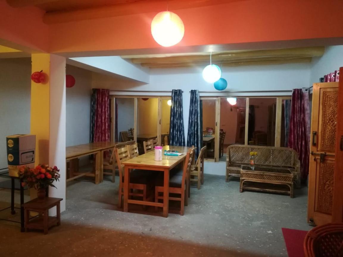 Sernang Homestay Hundar Buitenkant foto