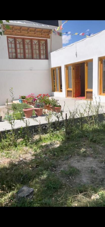 Sernang Homestay Hundar Buitenkant foto