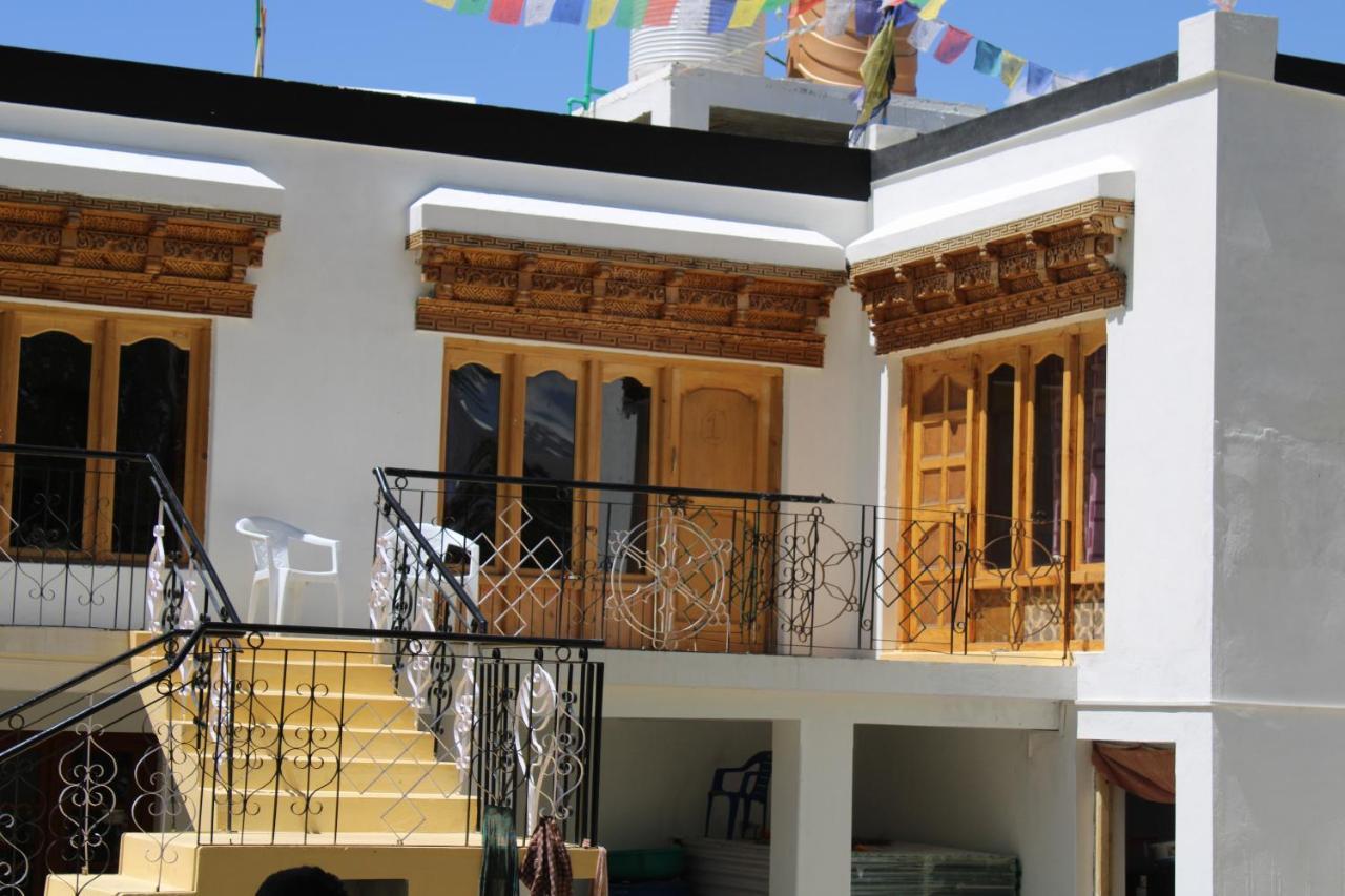 Sernang Homestay Hundar Buitenkant foto