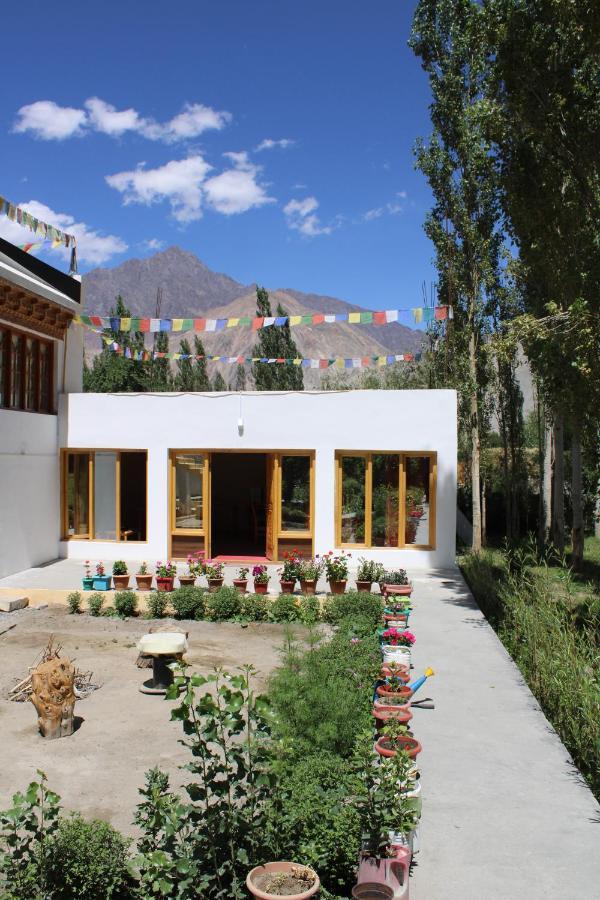 Sernang Homestay Hundar Buitenkant foto