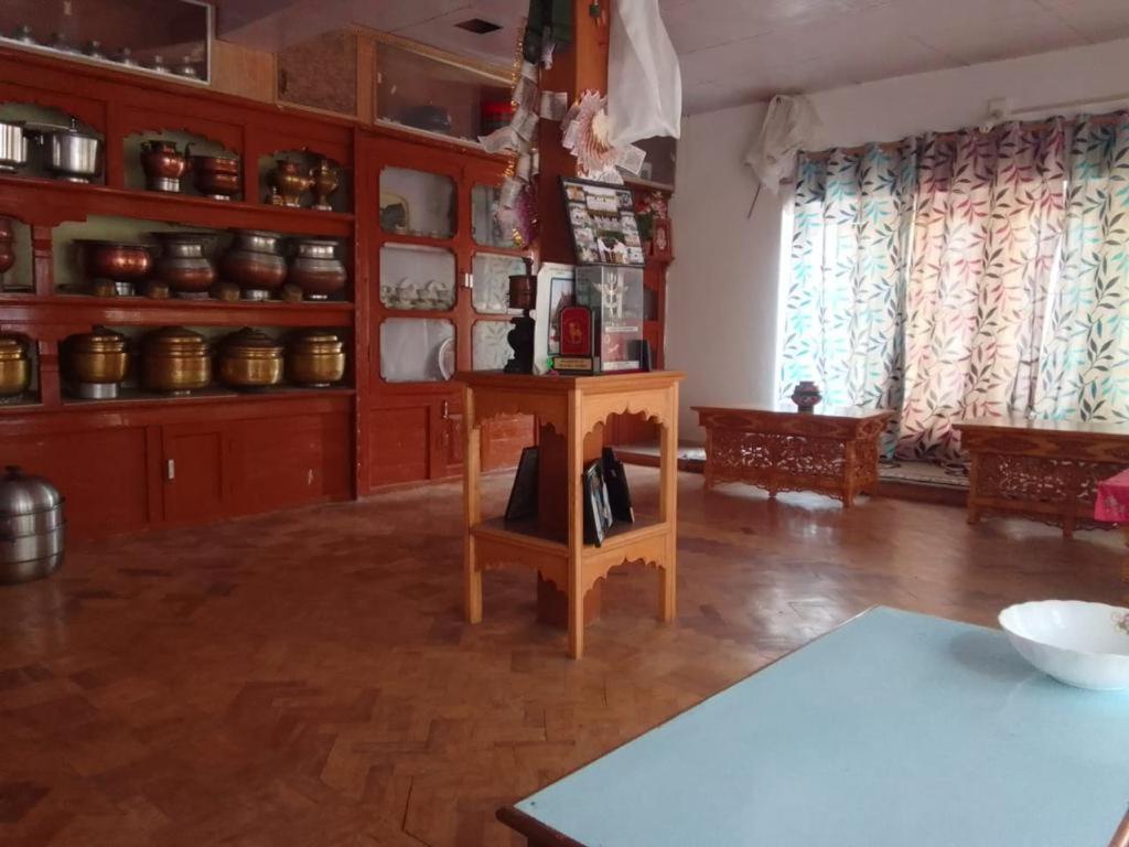 Sernang Homestay Hundar Buitenkant foto