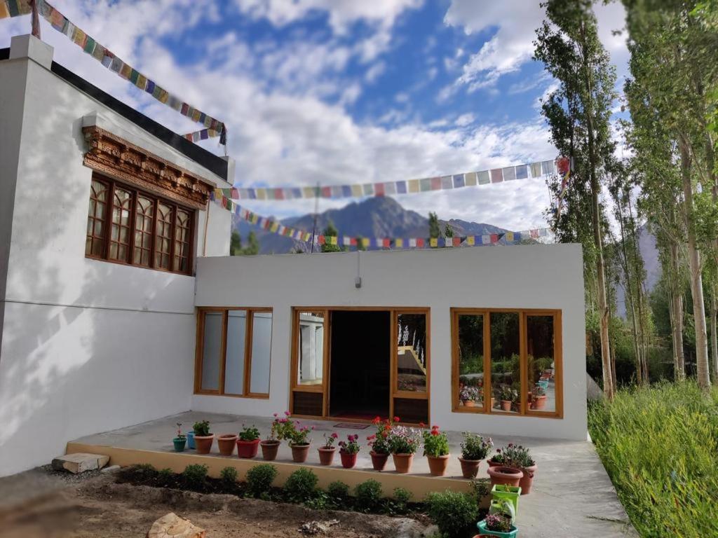 Sernang Homestay Hundar Buitenkant foto