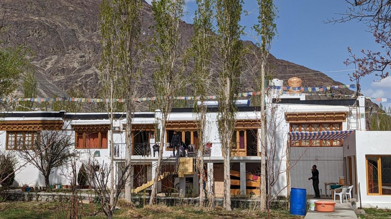 Sernang Homestay Hundar Buitenkant foto